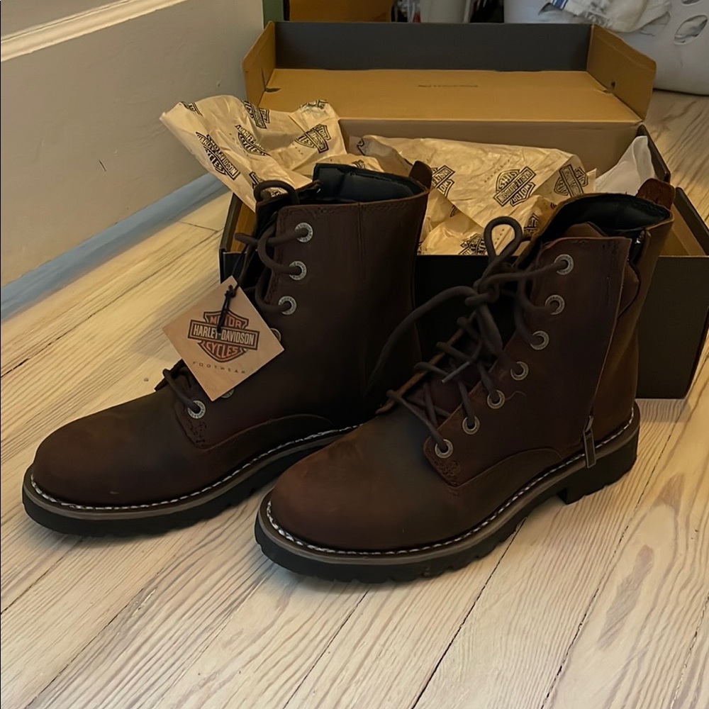 NIB-Harley-Davidson Brown Leather Boots with Lace-Up Design